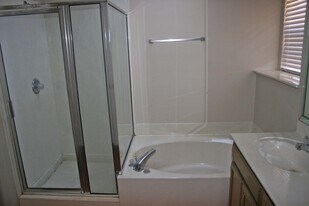 305 Pear Tree Pl in Denton, TX - Building Photo