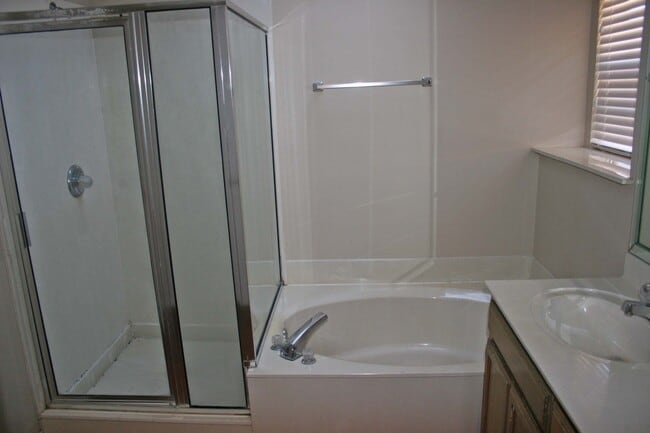 property at 305 Pear Tree Pl