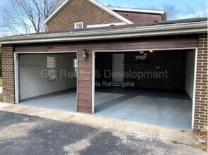 87 W Surrey Ln in Barrington, IL - Building Photo - Building Photo