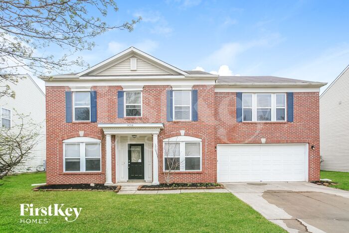 14216 Country Breeze Ln in Fishers, IN - Building Photo