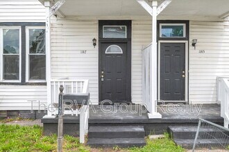 1147 Farmer St in Petersburg, VA - Foto de edificio - Building Photo