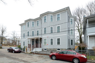 33 Falmouth Ave in Brockton, MA - Building Photo - Building Photo