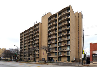 West Boulevard in Cleveland, OH - Building Photo - Building Photo