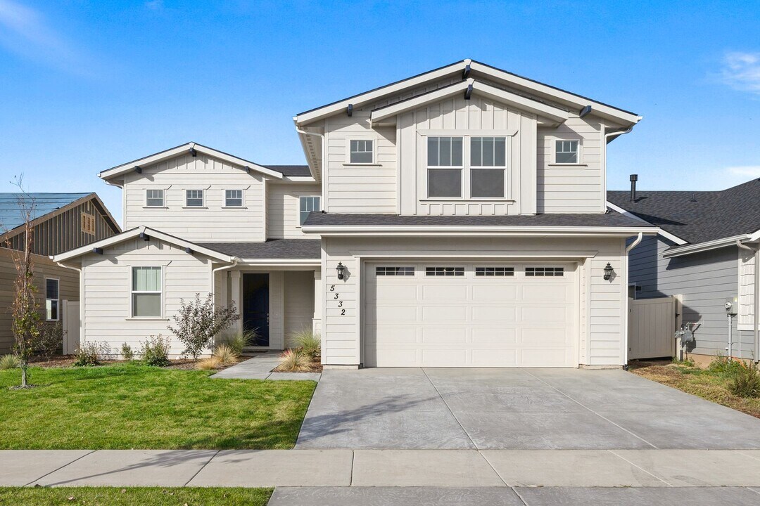 5332 W Daphne Dr in Meridian, ID - Building Photo