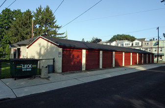 435 Radcliffe St in Bristol, PA - Building Photo - Building Photo