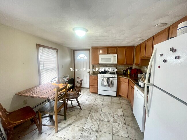 585 Somerville Ave, Unit A1 in Somerville, MA - Building Photo - Building Photo