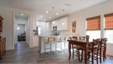 2910 Clearview Ave in Panama City, FL - Foto de edificio - Building Photo