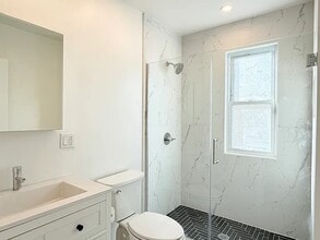 21 High St, Unit 1 in Somerville, MA - Building Photo - Building Photo