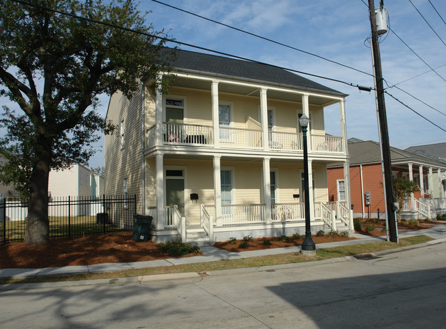 1843 Annunciation St in New Orleans, LA - Foto de edificio - Building Photo