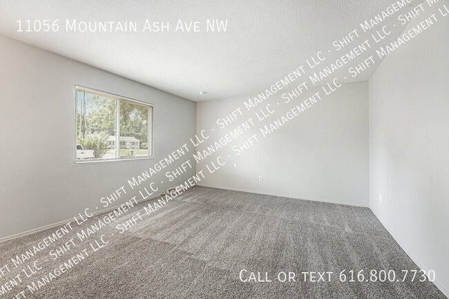 11056 Mountain Ash Ave NW in Grand Rapids, MI - Building Photo - Building Photo
