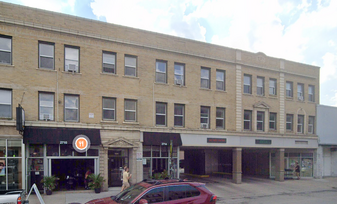 2712 N Milwaukee Ave, Unit 302 Apartments