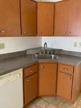 933 Highland Ave, Unit 2nd floor unit in Greensburg, PA - Building Photo - Building Photo