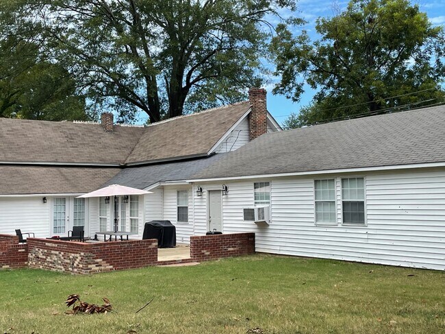 102 Cedar St in Saltillo, MS - Building Photo - Building Photo