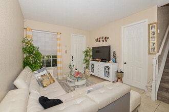 9949 E Villa Cir in Vero Beach, FL - Building Photo - Building Photo