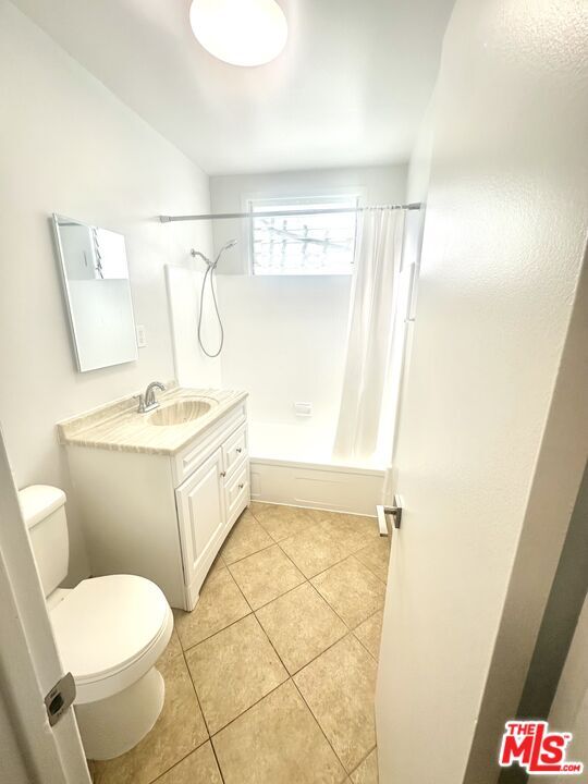 8360 Blackburn Ave in Los Angeles, CA - Building Photo - Building Photo