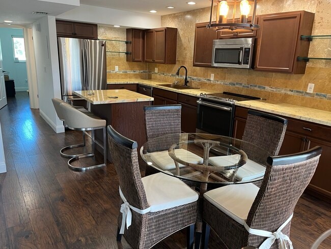 5428 Swift Rd, Unit Imperial Place in Sarasota, FL - Foto de edificio - Building Photo