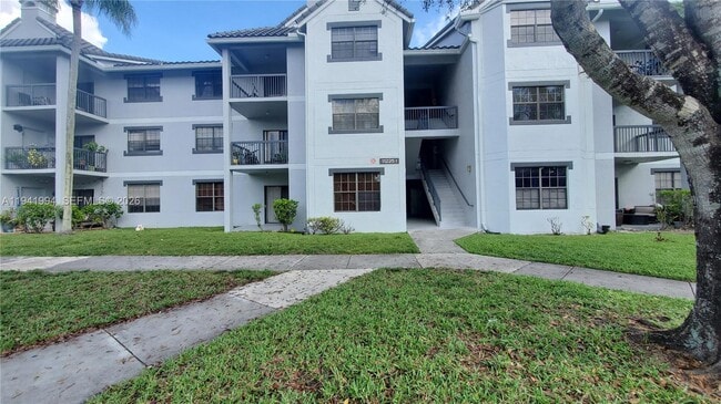 11225 W Atlantic Blvd in Coral Springs, FL - Building Photo - Building Photo