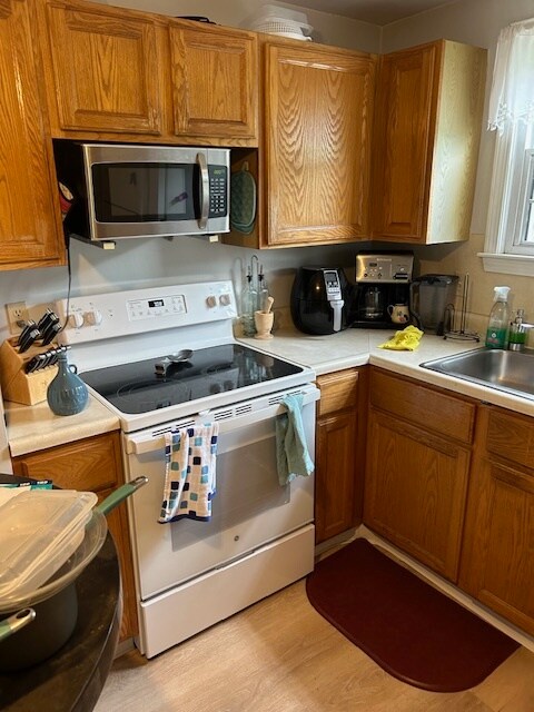 72 N Mill St, Unit 1 in Holliston, MA - Building Photo - Building Photo