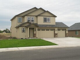 710 7th Ave NE in Ephrata, WA - Building Photo