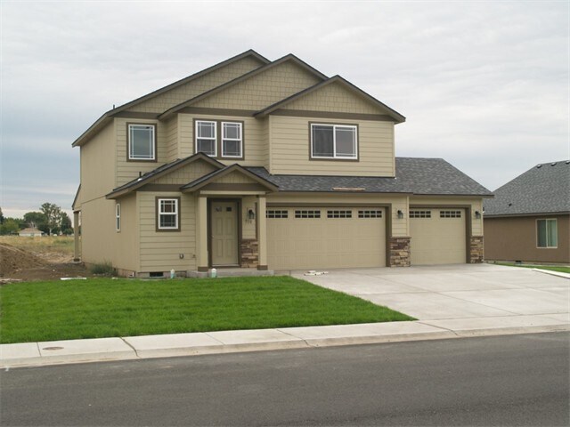 710 7th Ave NE in Ephrata, WA - Building Photo