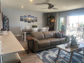 4705 Marina Dr in Carlsbad, CA - Foto de edificio - Building Photo