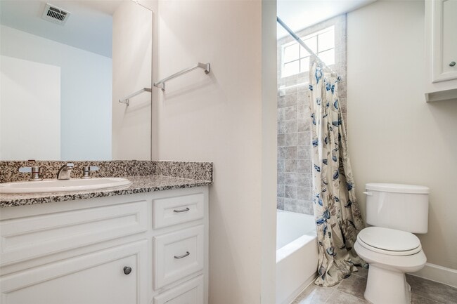 2710 Hullsmith Dr in Houston, TX - Foto de edificio - Building Photo