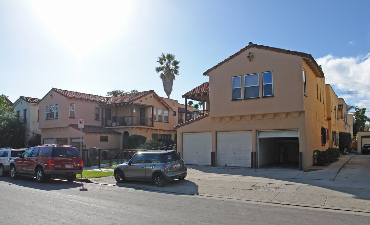 419 N Spaulding Ave in Los Angeles, CA - Building Photo