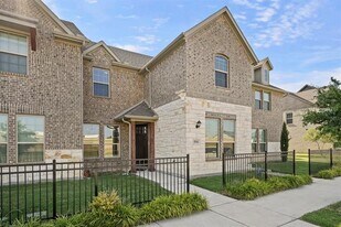 5556 Kilmer Dr in North Richland Hills, TX - Building Photo