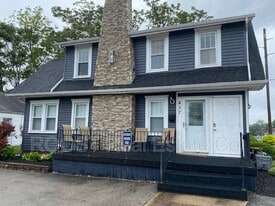 437-437-437-432 W Harding Rd in Springfield, OH - Building Photo