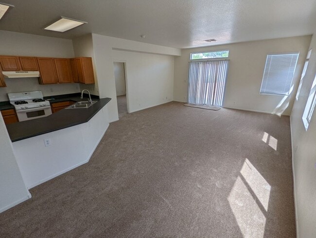 7349 Misty Glow Ct in Las Vegas, NV - Building Photo - Building Photo