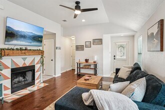7825 Tee Dr in Austin, TX - Building Photo - Building Photo