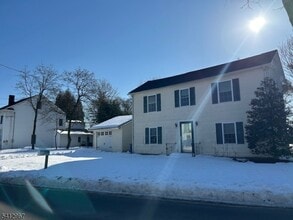 11 Pleasant Plains Rd in Franklin Township, NJ - Building Photo - Building Photo