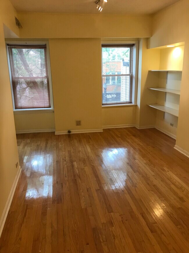 1047 W Taylor St in Chicago, IL - Building Photo - Building Photo