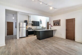 566 N St Louis St in Los Angeles, CA - Building Photo - Building Photo