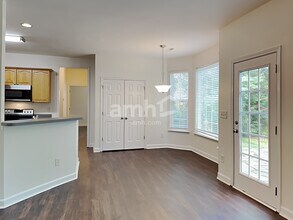 12102 Hampton Place Dr in Charlotte, NC - Foto de edificio - Building Photo