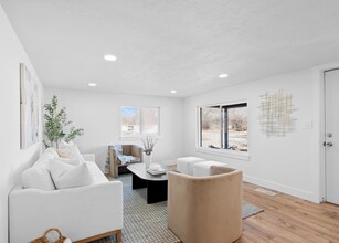 93 W Woodrow St in Murray, UT - Building Photo - Building Photo