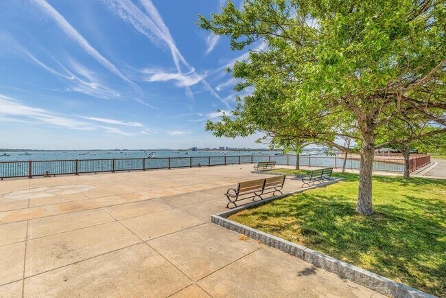 1 Twomey Ct, Unit #43