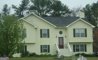 6416 GA-124 in Hoschton, GA - Building Photo