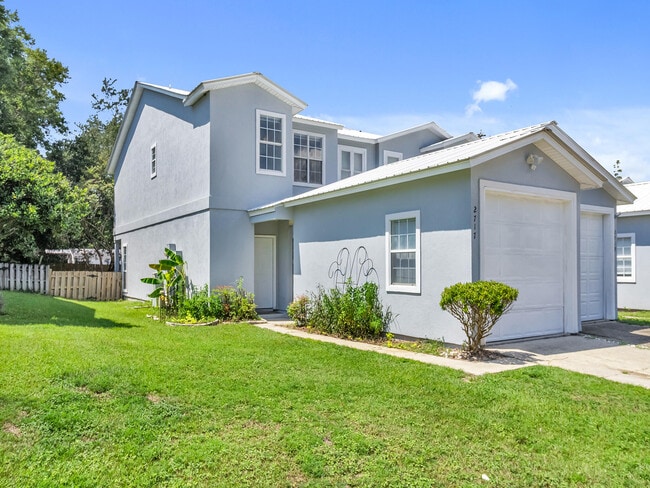 property at 2717 Bay Club Dr