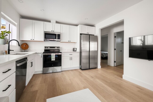 2221 Carleton St in Berkeley, CA - Building Photo - Building Photo