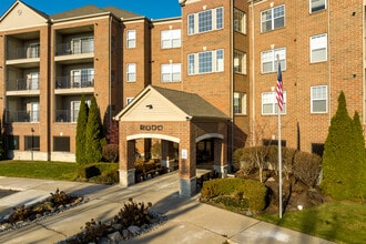 The Links at Lakepointe in St. Clair Shores, MI - Building Photo - Building Photo