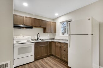 10501 Millers Ln in Louisville, KY - Building Photo - Building Photo