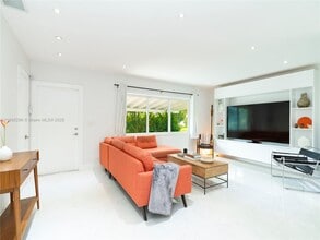 1617 NE 157th Ter in North Miami Beach, FL - Building Photo - Building Photo