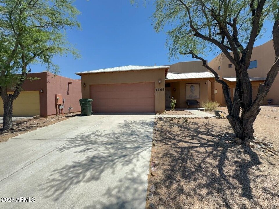 1768 Chaplain Carter Dr in Sierra Vista, AZ - Foto de edificio