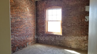 535 SW 6th St in Redmond, OR - Building Photo - Building Photo