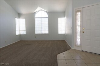 4709 Victoria Beach Way in Las Vegas, NV - Building Photo - Building Photo