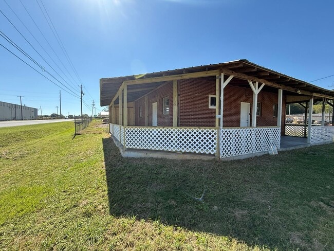 602 Adamson Rd in Cedartown, GA - Building Photo - Building Photo