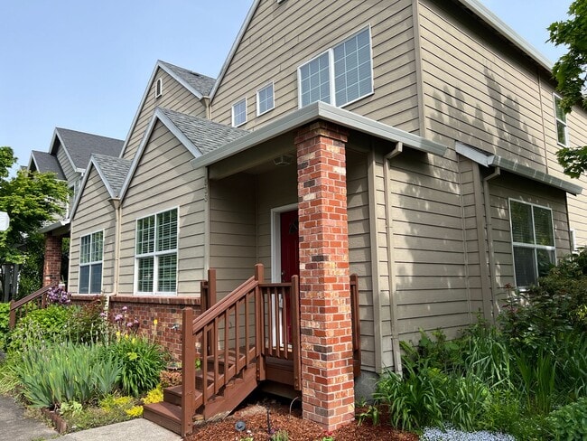 property at 533 NE Suttle St