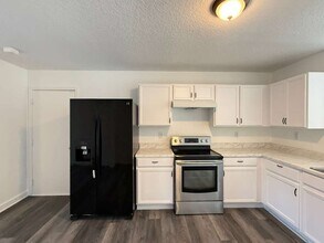 4411 Mystic Sunrise Dr in San Antonio, TX - Foto de edificio - Building Photo