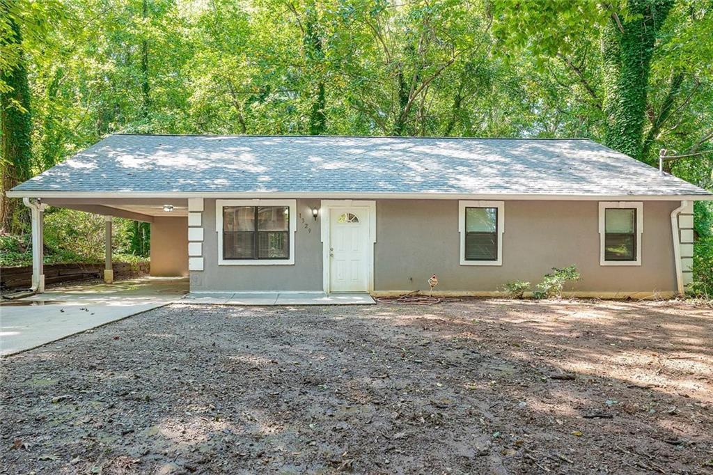 1329 Willow Trail SW in Atlanta, GA - Building Photo